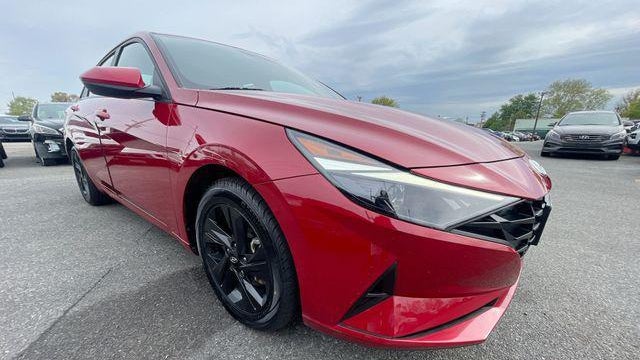 2022 Hyundai ELANTRA SEL