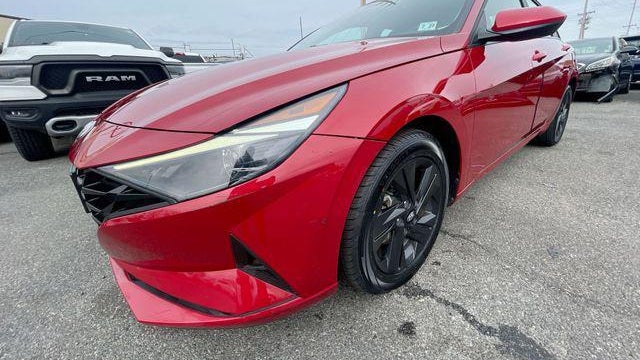 2022 Hyundai ELANTRA SEL
