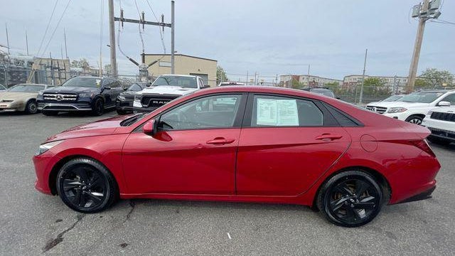 2022 Hyundai ELANTRA SEL