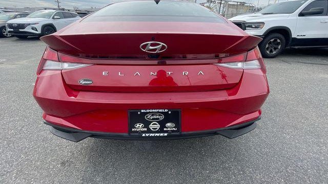 2022 Hyundai ELANTRA SEL