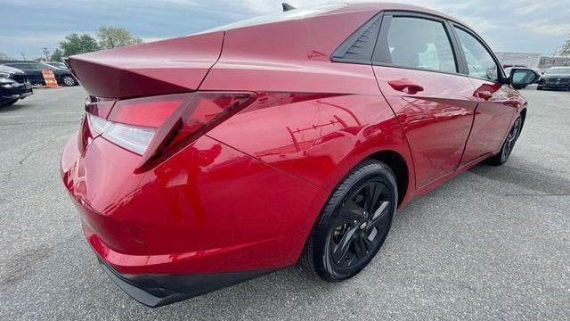2022 Hyundai ELANTRA SEL