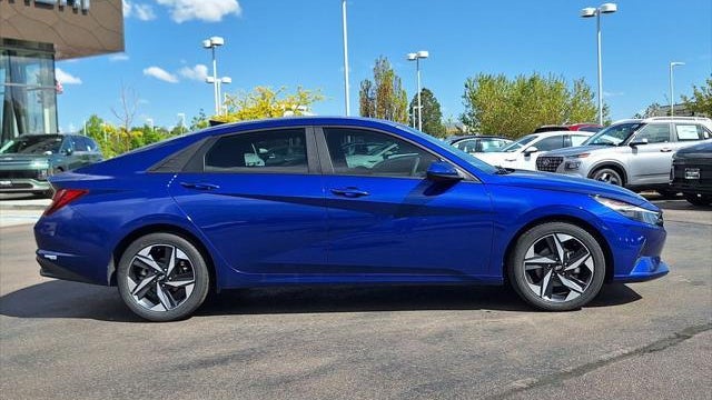 2023 Hyundai ELANTRA SEL