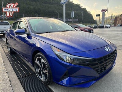 2023 Hyundai Elantra SEL 4DR Sedan