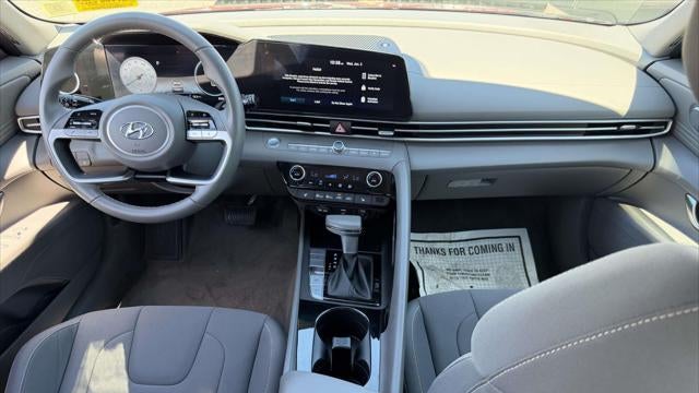 2023 Hyundai ELANTRA SEL