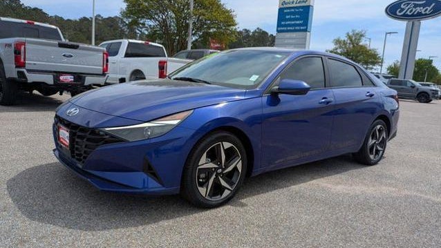 2023 Hyundai ELANTRA SEL