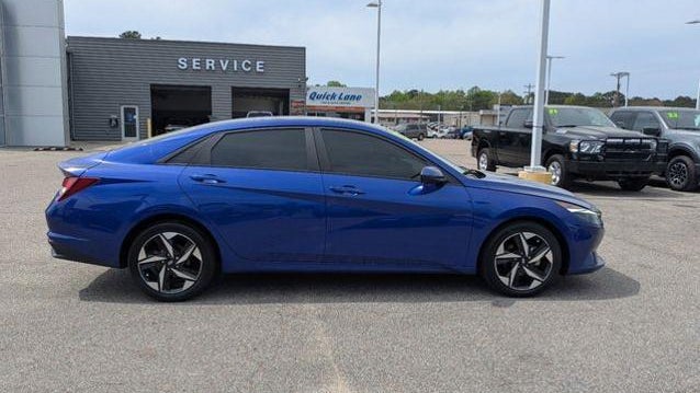 2023 Hyundai ELANTRA SEL
