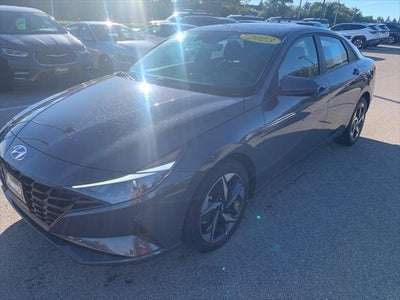 2023 Hyundai Elantra SEL 4DR Sedan