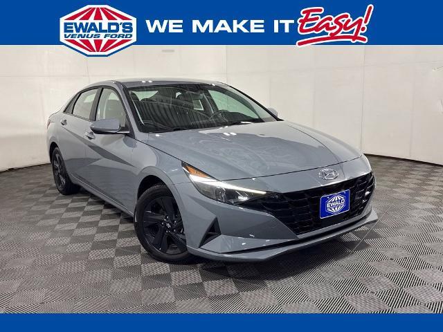 2022 Hyundai Elantra - $19,834