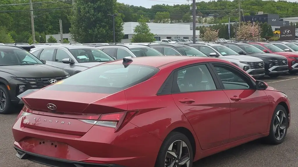 2023 Hyundai ELANTRA SEL