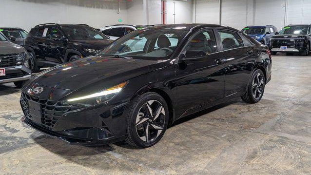 2023 Hyundai ELANTRA SEL