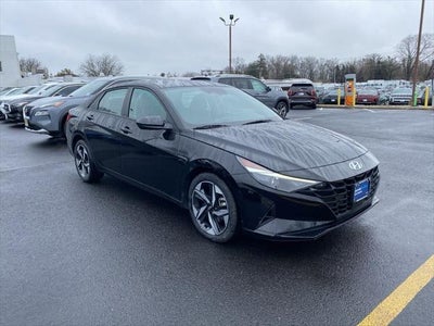 2023 Hyundai Elantra SEL 4DR Sedan