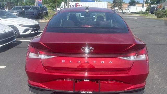2023 Hyundai ELANTRA SEL