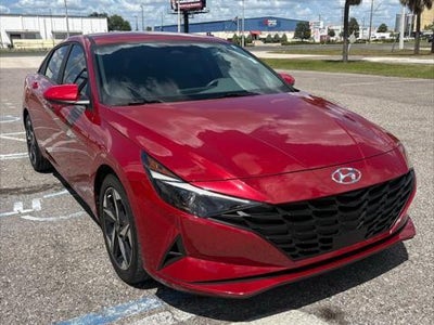 2023 Hyundai Elantra SEL 4DR Sedan