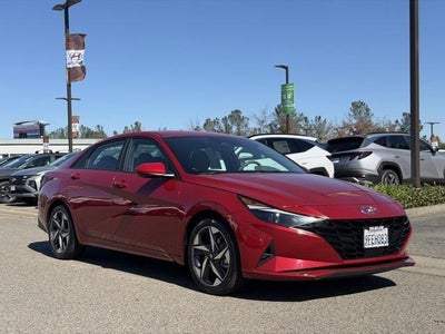 2023 Hyundai Elantra SEL 4DR Sedan