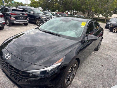 2023 Hyundai Elantra SEL 4DR Sedan