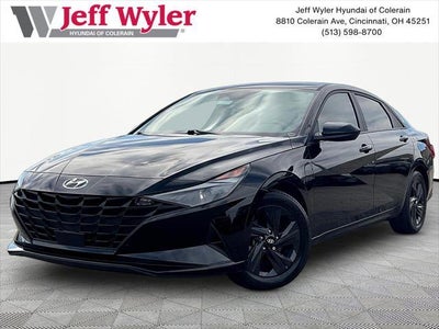 2022 Hyundai Elantra SEL 4DR Sedan