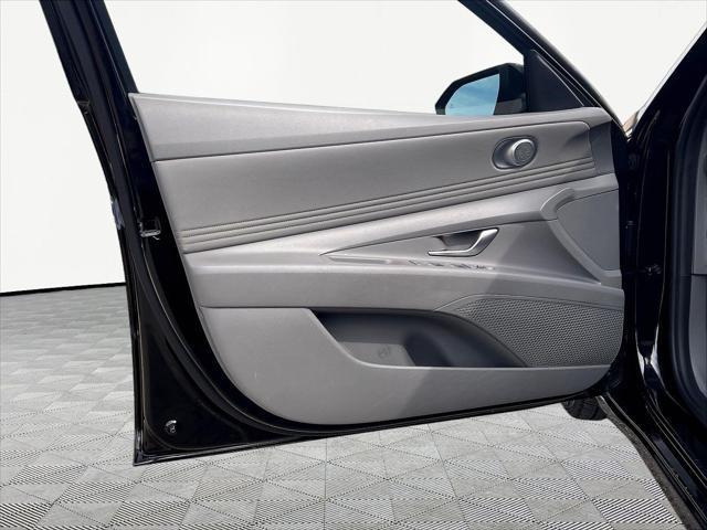 2022 Hyundai Elantra - $16,640