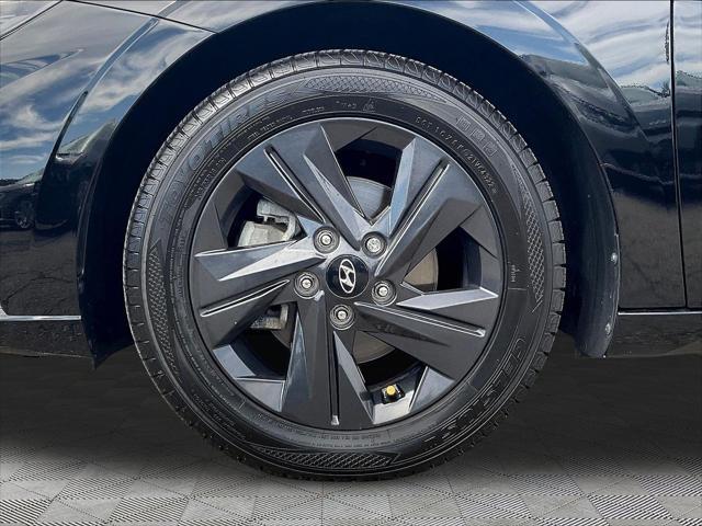 2022 Hyundai Elantra - $16,640