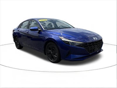 2022 Hyundai Elantra SEL 4DR Sedan