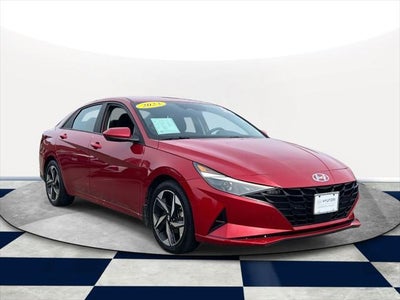 2023 Hyundai Elantra SEL 4DR Sedan