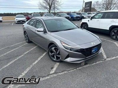 2023 Hyundai Elantra SEL 4DR Sedan