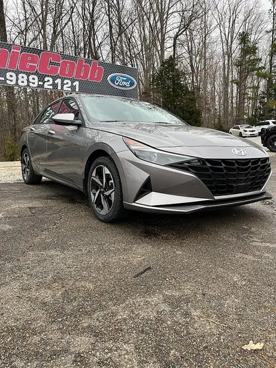 2023 Hyundai Elantra SEL 4DR Sedan