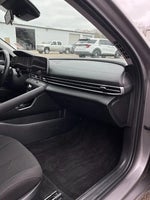 2023 Elantra Thumbnail 17