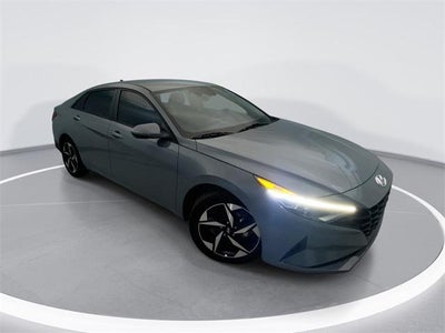 2023 Hyundai Elantra SEL 4DR Sedan