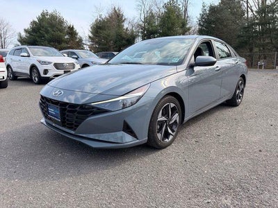 2023 Hyundai Elantra SEL 4DR Sedan