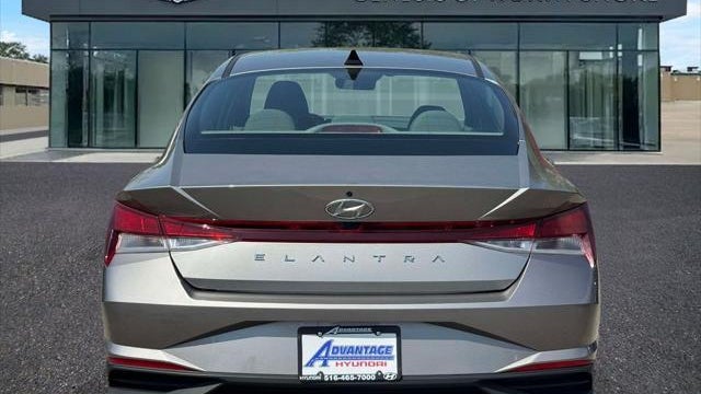 2023 Hyundai ELANTRA SEL