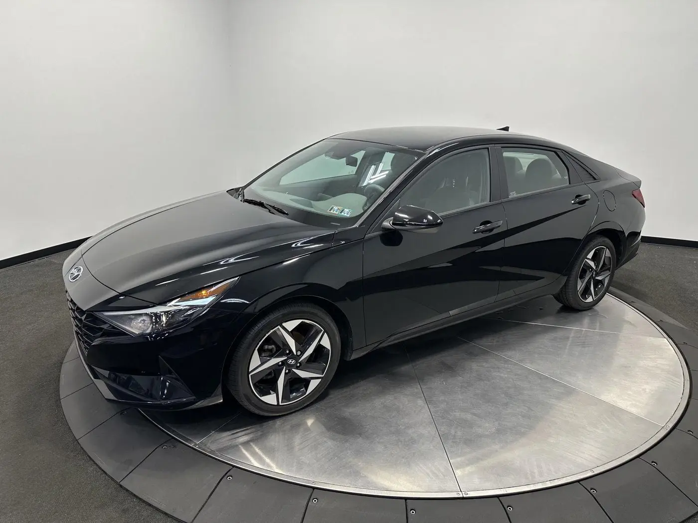 2023 Hyundai Elantra - $19,599