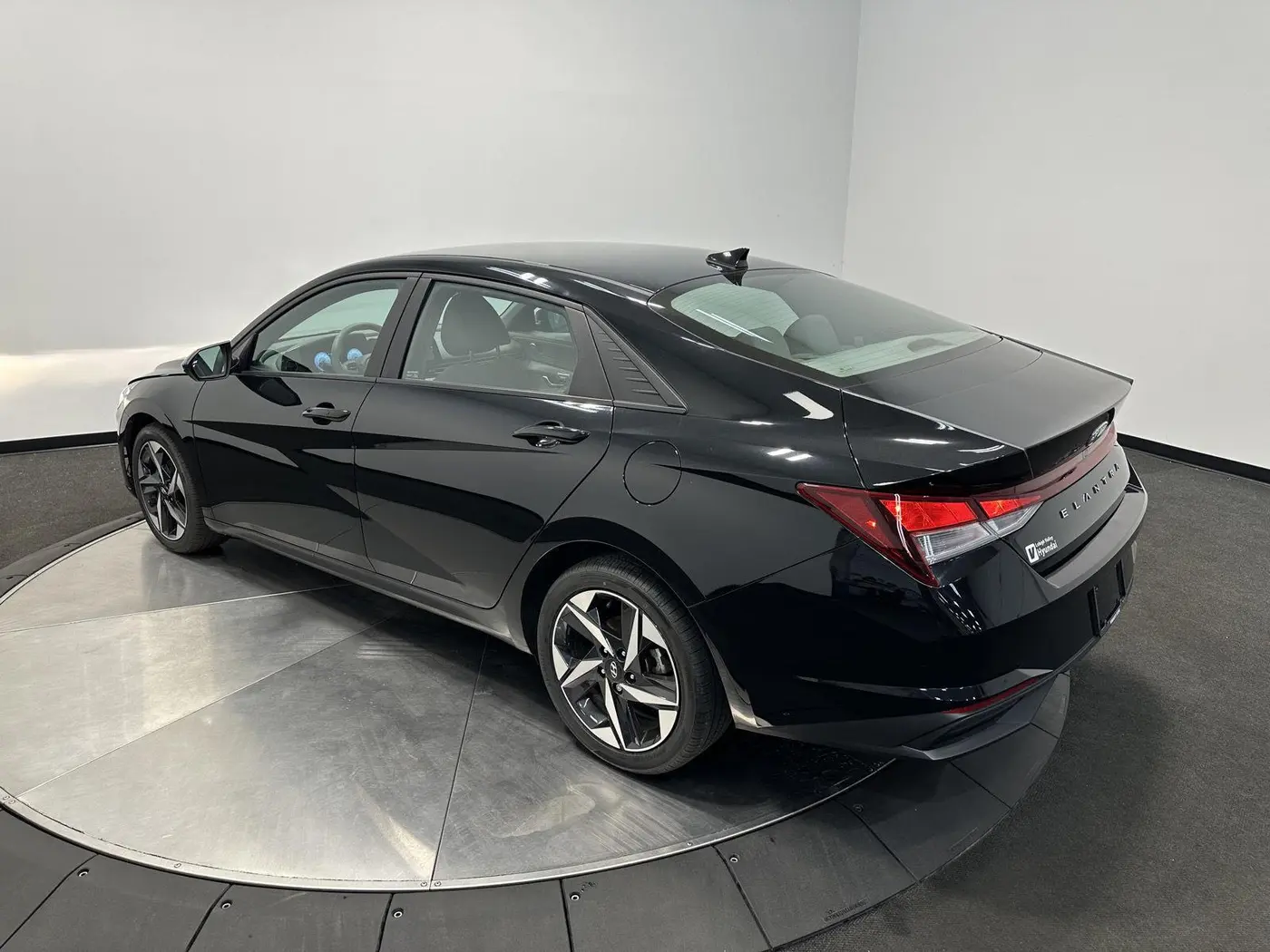 2023 Hyundai Elantra - $19,599