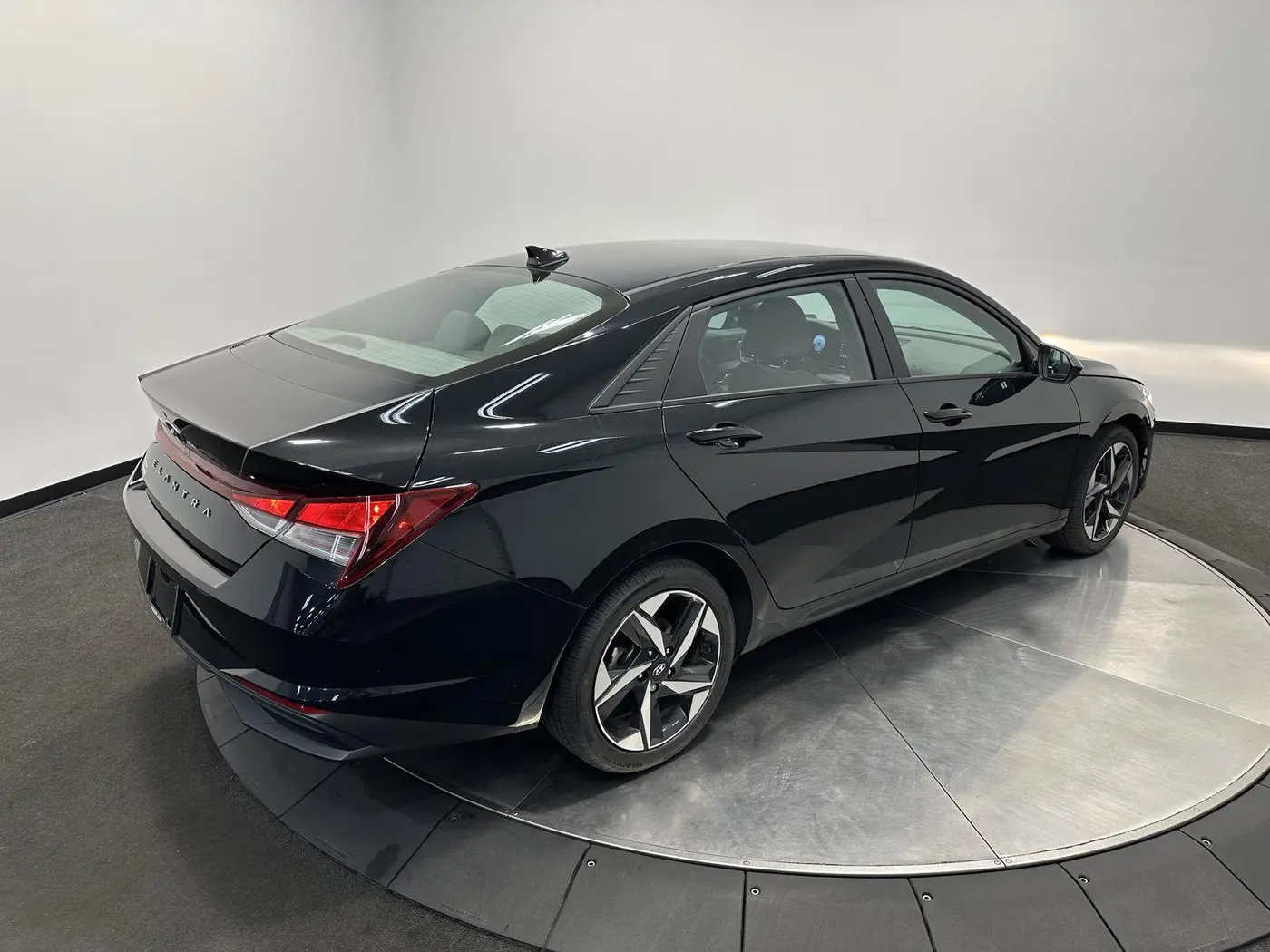 2023 Hyundai Elantra - $19,599