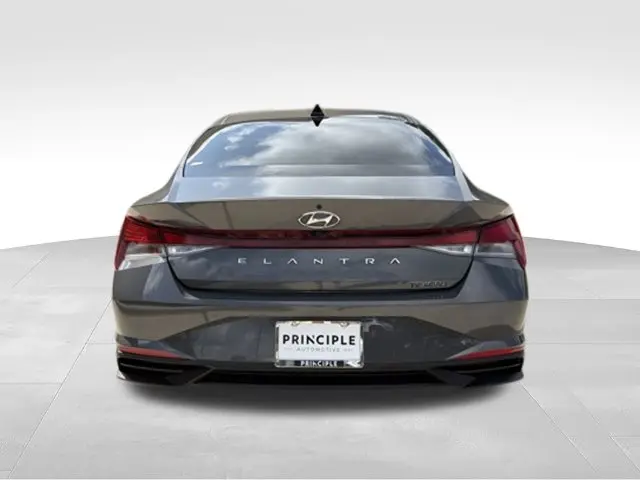 2023 Hyundai Elantra - $17,279