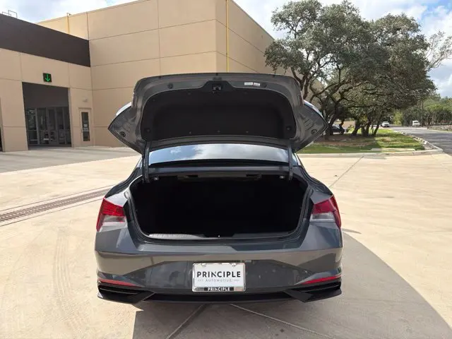 2023 Hyundai Elantra - $17,279