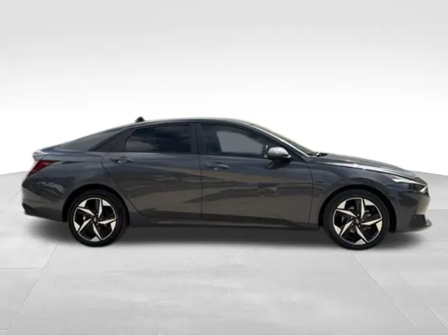 2023 Hyundai Elantra - $17,279