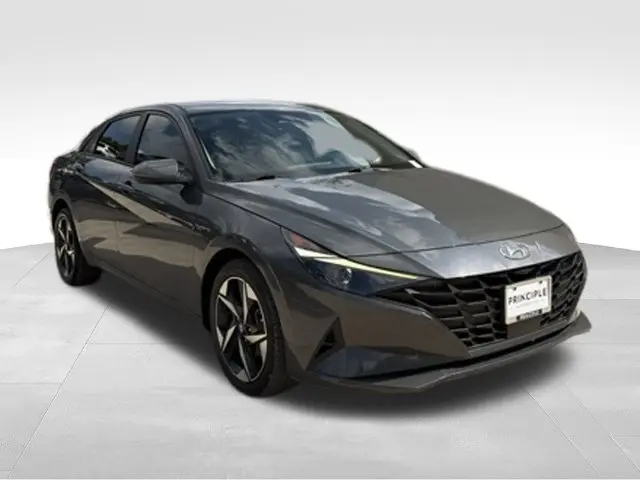 2023 Hyundai Elantra - $17,279