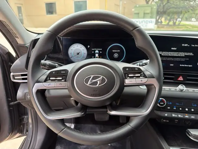 2023 Hyundai Elantra - $17,279
