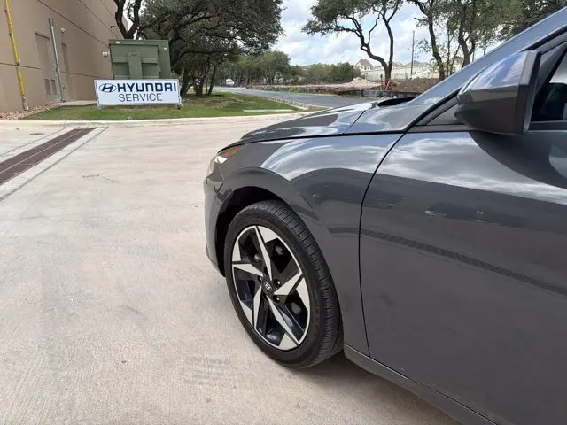 2023 Hyundai Elantra - $17,279