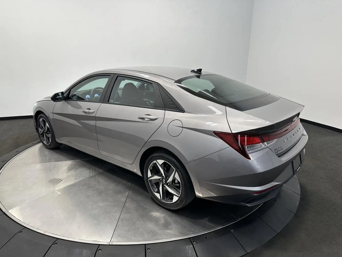 2023 Hyundai Elantra - $21,499