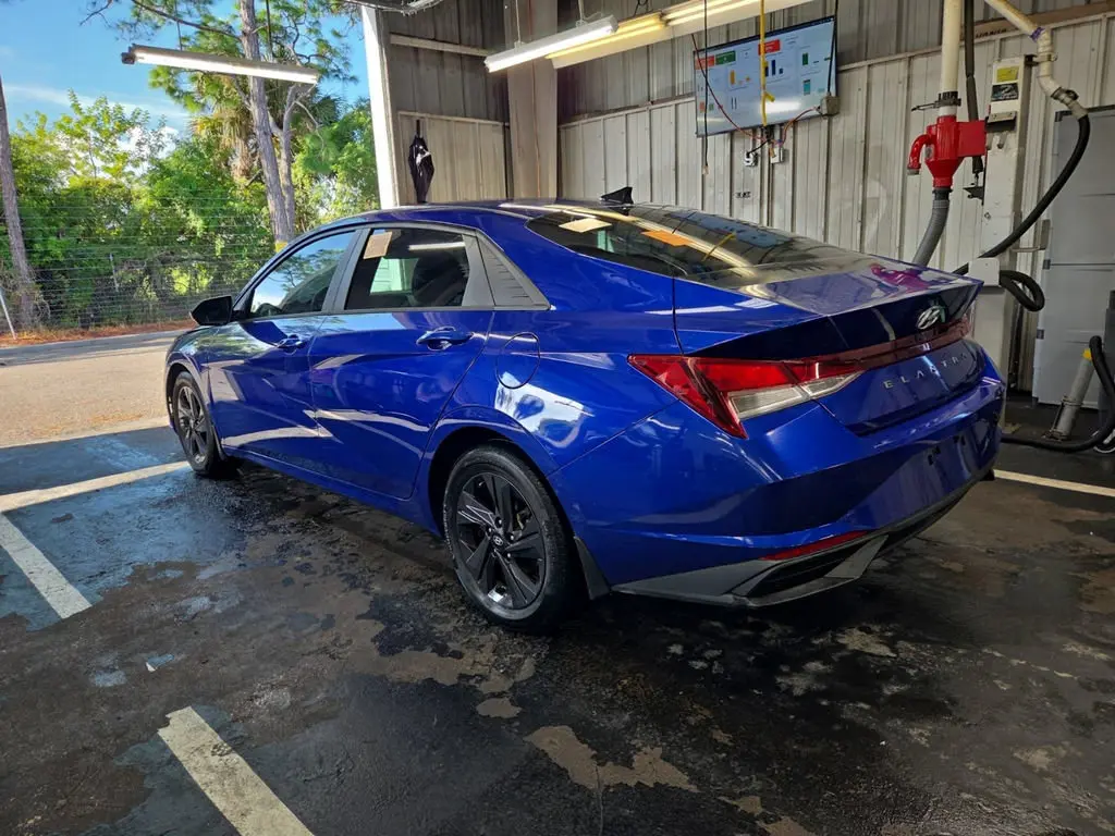 2021 Hyundai Elantra - $15,159