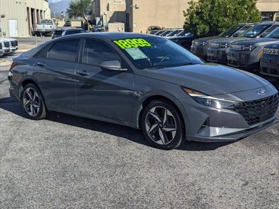 2023 Hyundai Elantra SEL 4DR Sedan