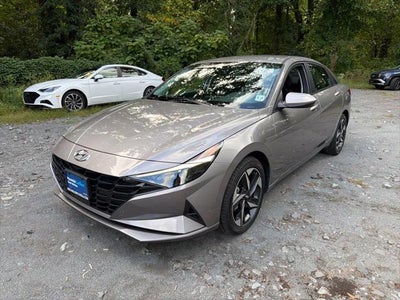 2023 Hyundai Elantra SEL 4DR Sedan