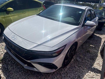 2024 Hyundai Elantra SEL 4DR Sedan