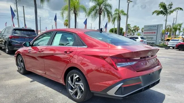 2025 Hyundai ELANTRA SEL Convenience
