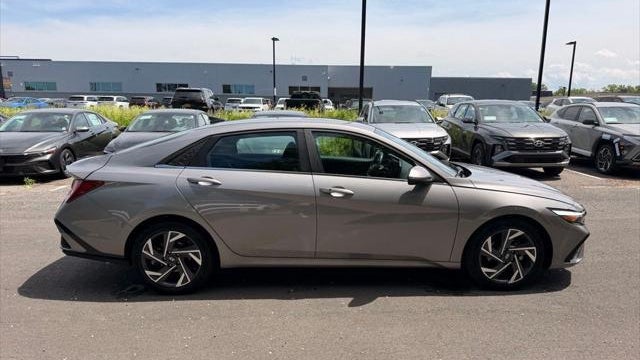 2025 Hyundai ELANTRA SEL Convenience