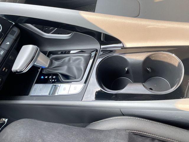 2025 Hyundai Elantra - $23,995