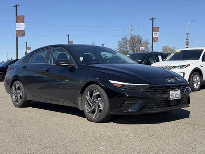 2025 Hyundai Elantra SEL Convenience 4DR Sedan