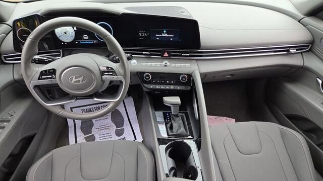 2025 Hyundai ELANTRA SEL Convenience