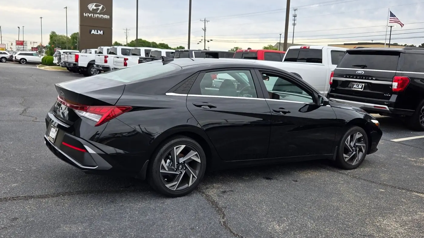 2025 Hyundai ELANTRA SEL Convenience